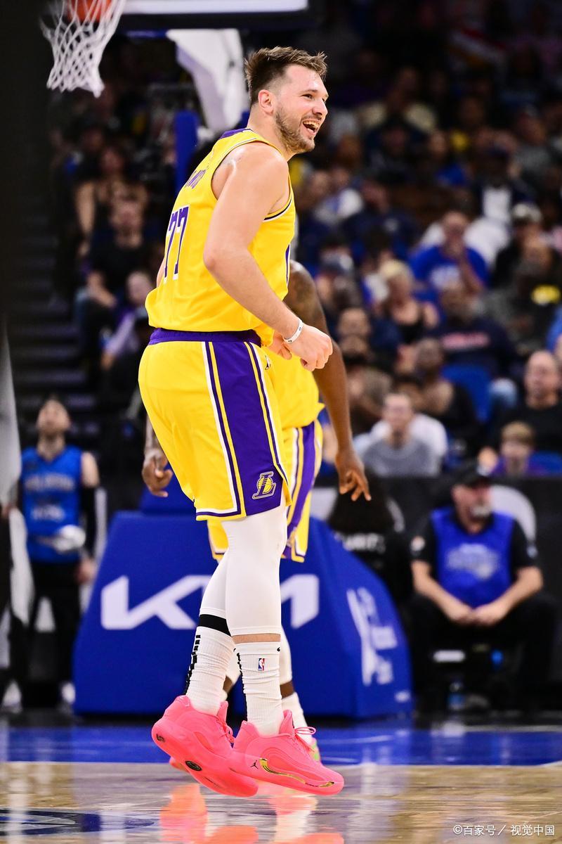 AYX SPORTS-包含转会期CBA季后赛焦点战，达拉斯独行侠调整名单，球迷炸锅，身体对抗强度拉满的词条