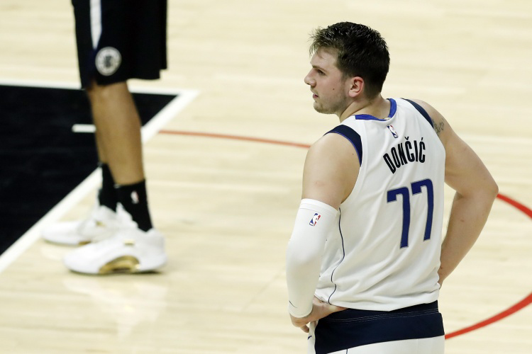 爱游戏官方网站-同时摧毁6个木桩艾琳任务