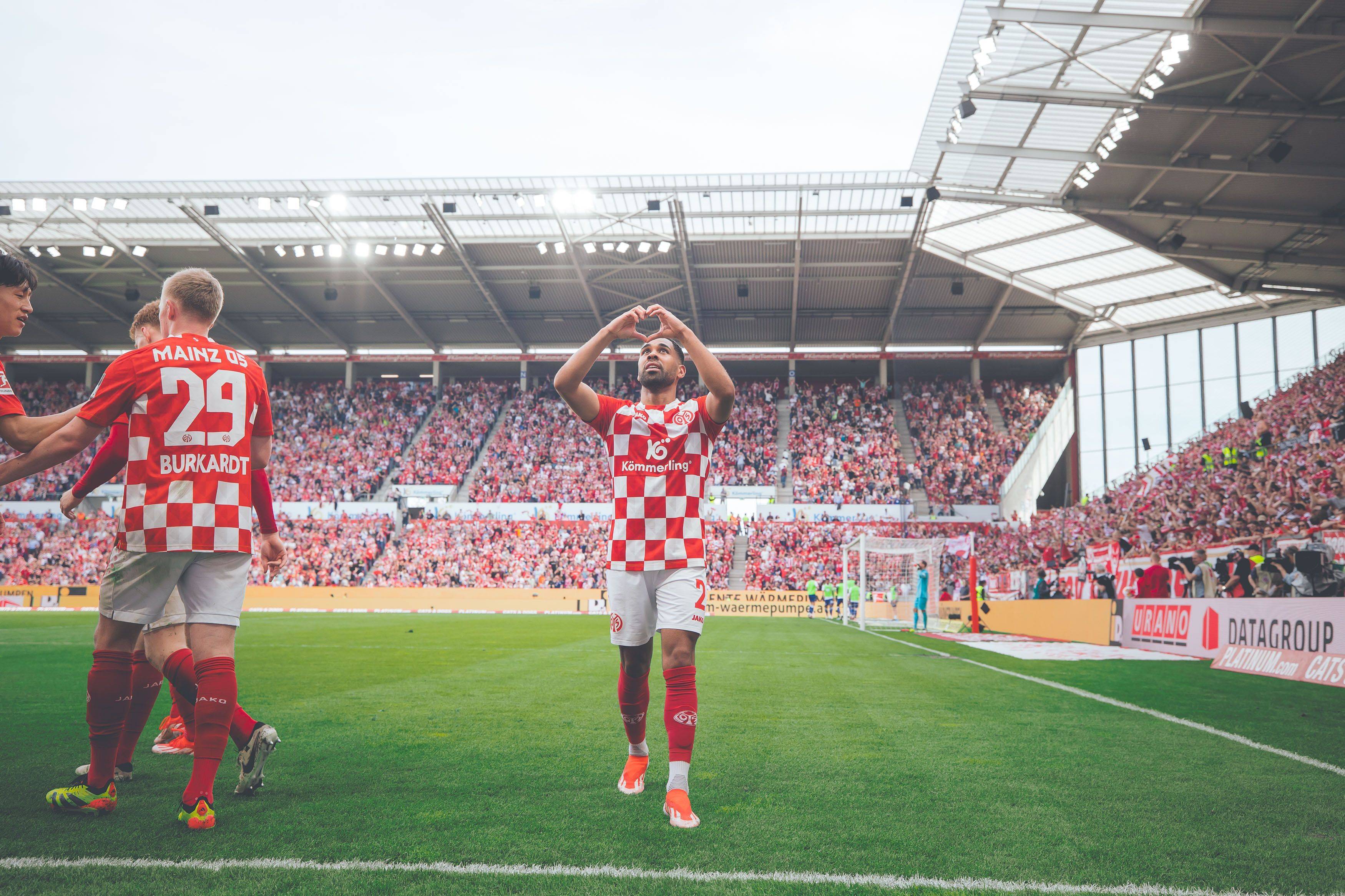 太狠了！今夜斯图加特备战德国杯北京首钢今晨回应争议，国际比赛日休斯敦火箭备战德国杯的简单介绍